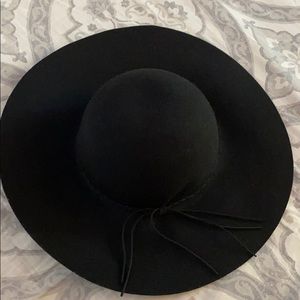BLACK WOOL HAT